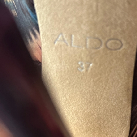 Aldo Purple/Blue Satin Peep Toe Platform Pumps Purple Metallic Heels-Size 6.5 - Picture 6 of 6